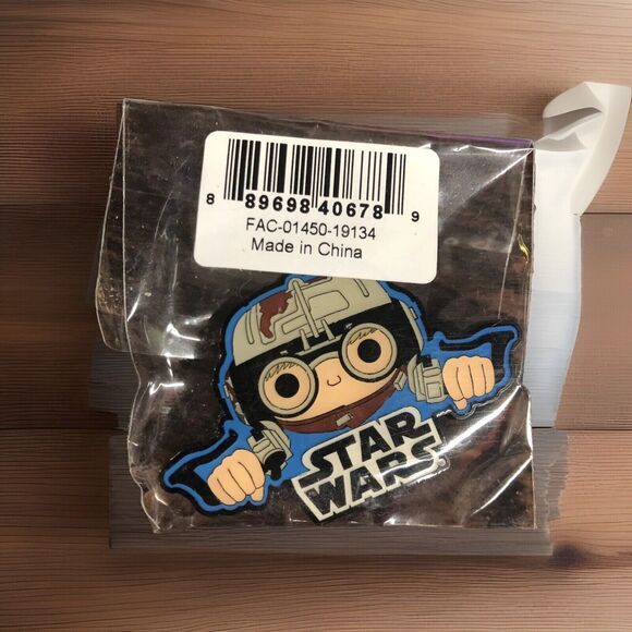 Funko Pop! Star Wars Anakin Skywalker Podracing Pin Smuggler's Bounty Exclusive - Picture 1 of 2